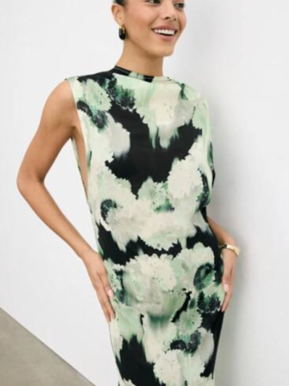 NWT Rodejber Alana Gown - Picture 2 of 6